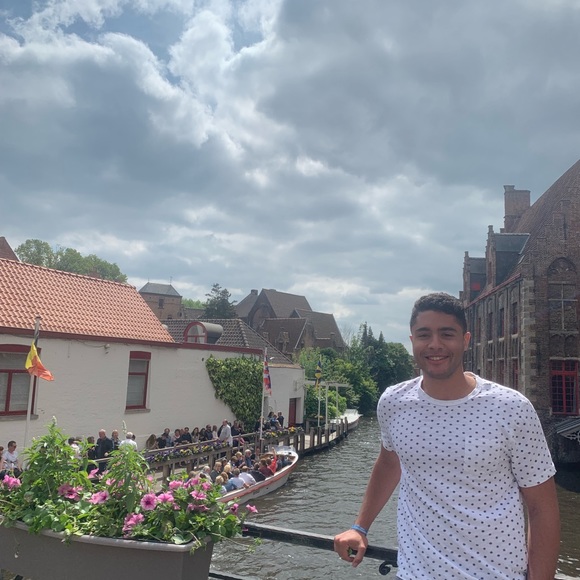 Meet your Posher, Diego - Picture 1 of 1